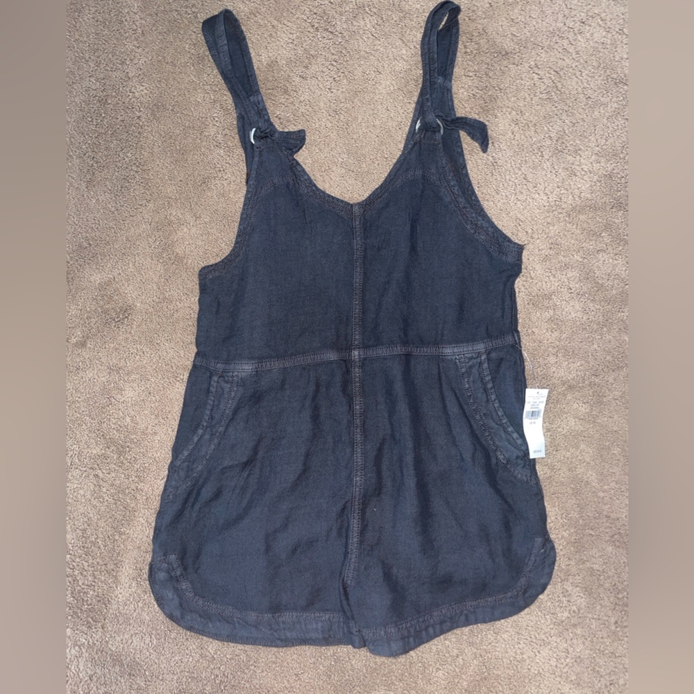 American Eagle Outfitters Romper. New with tags- dark grey, size XS